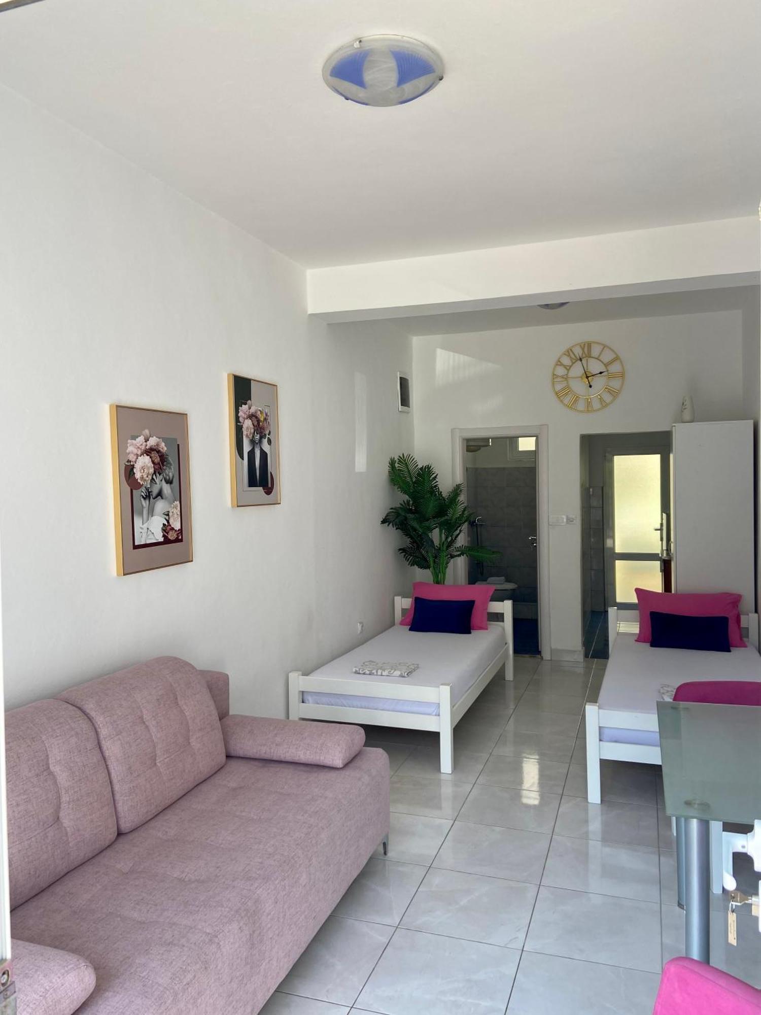 Banicevic Apartmani Ðenovići Buitenkant foto
