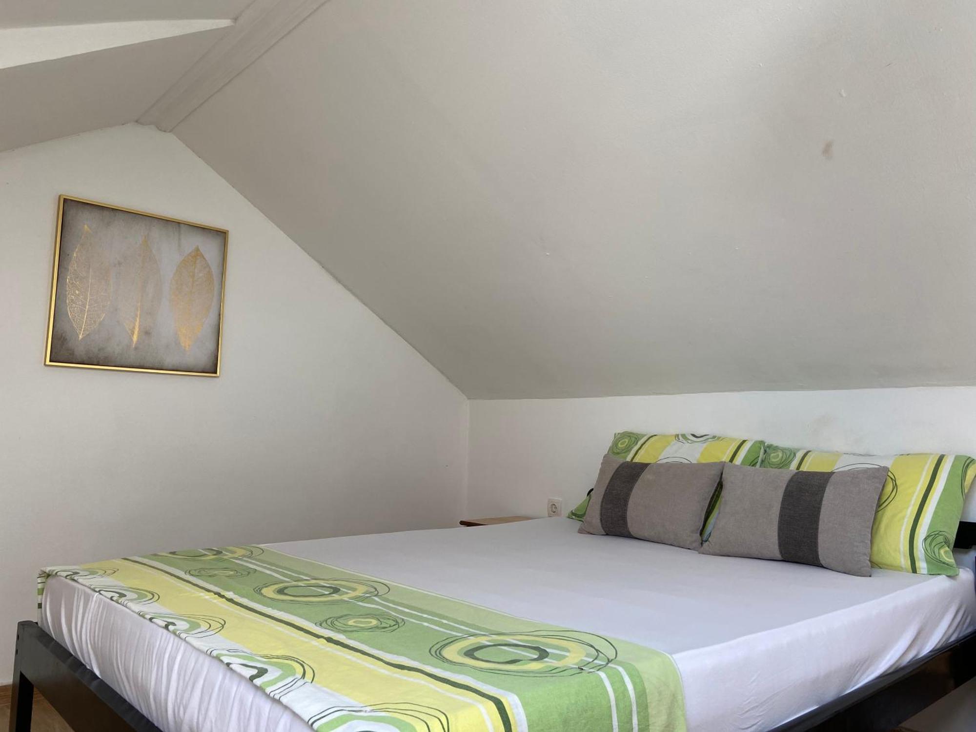 Banicevic Apartmani Ðenovići Kamer foto