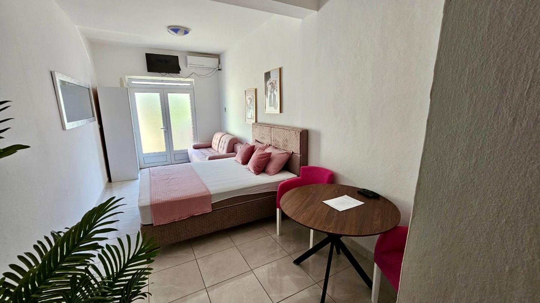 Banicevic Apartmani Ðenovići Buitenkant foto